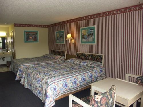 Deerwood Inn & Madison Campground חדר תמונה
