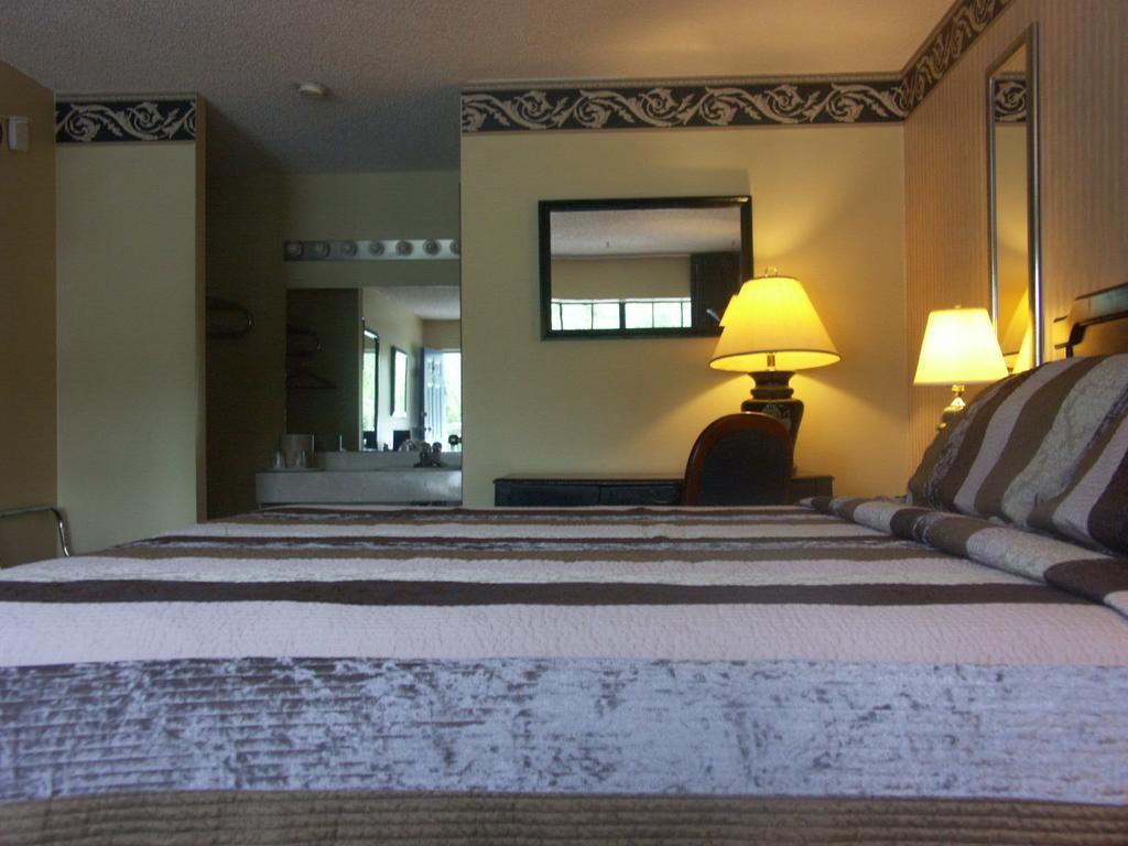 Deerwood Inn & Madison Campground מראה חיצוני תמונה
