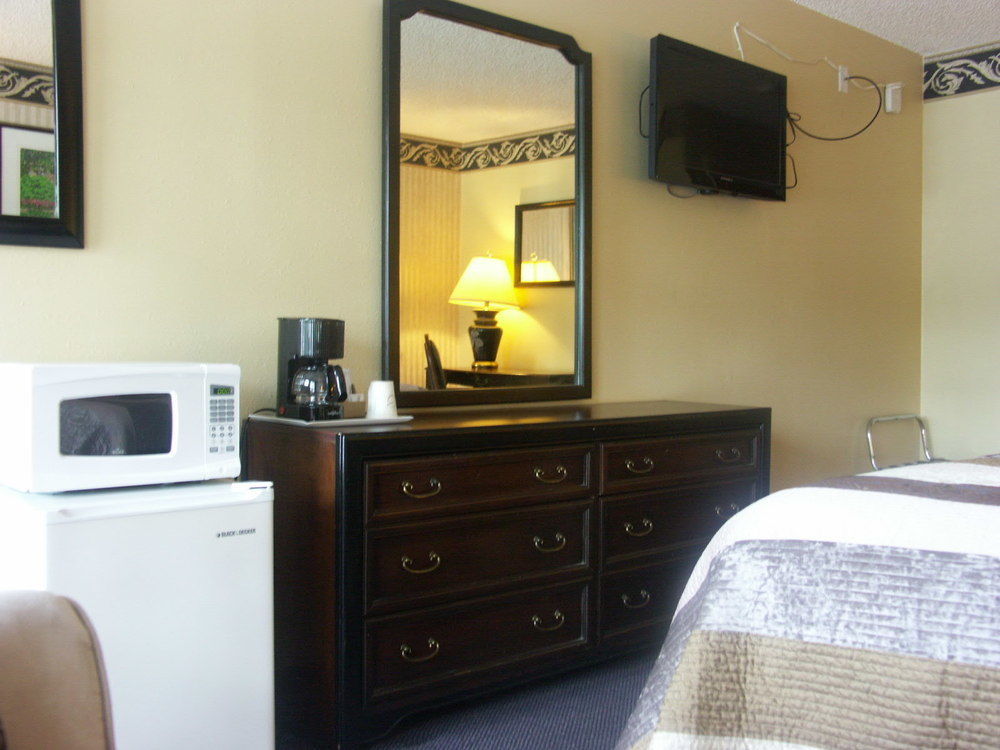 Deerwood Inn & Madison Campground מראה חיצוני תמונה